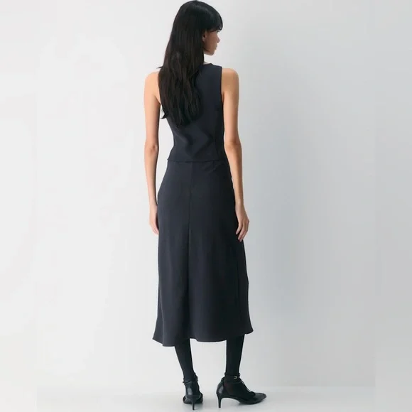 Aritzia Black Midi Skirt - Picture 5 of 10